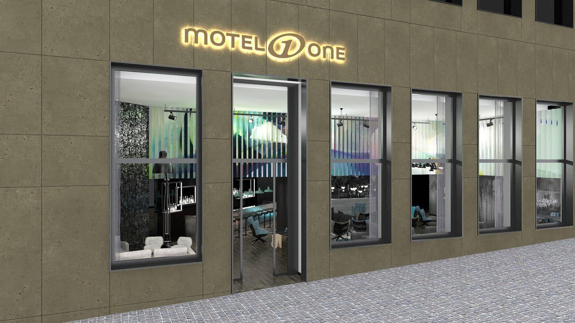 Motel One บาเซิล ภายนอก รูปภาพ