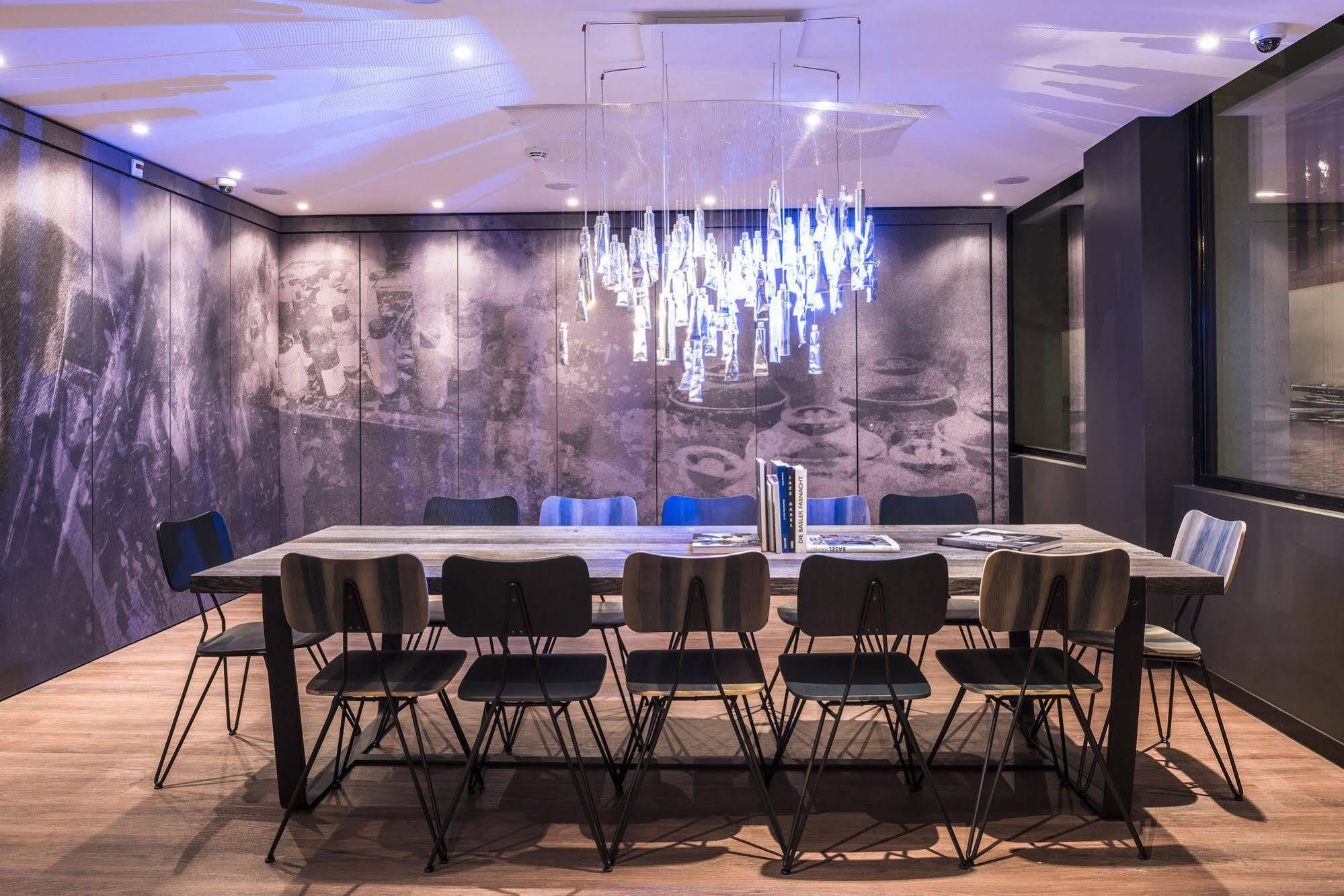 Motel One บาเซิล ภายนอก รูปภาพ