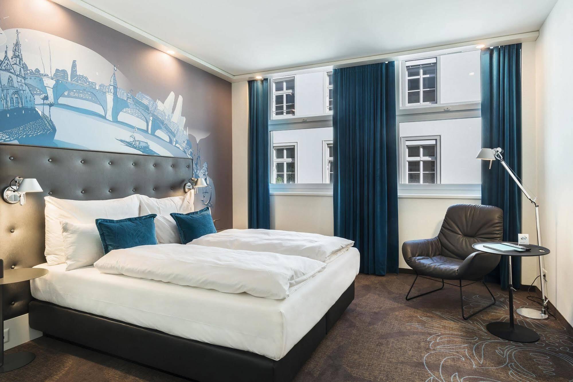 Motel One บาเซิล ภายนอก รูปภาพ
