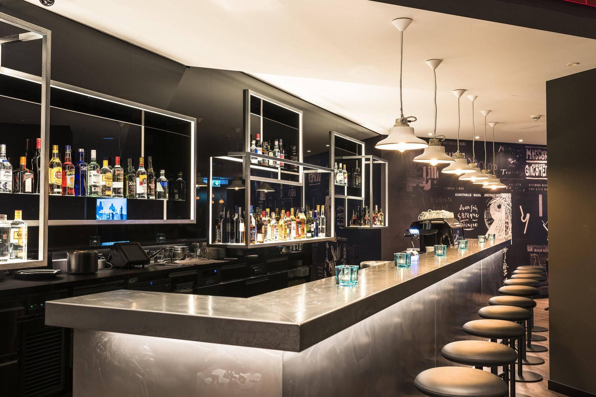 Motel One บาเซิล ภายนอก รูปภาพ